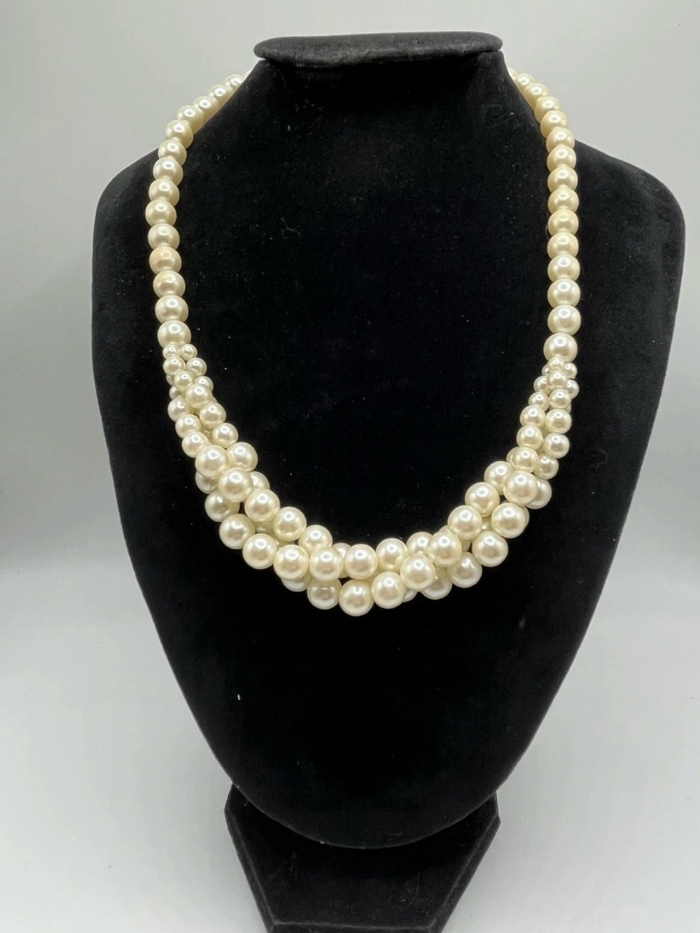 Vintage Braided Faux Acrylic Pearl Necklace Gold Tone 18”
